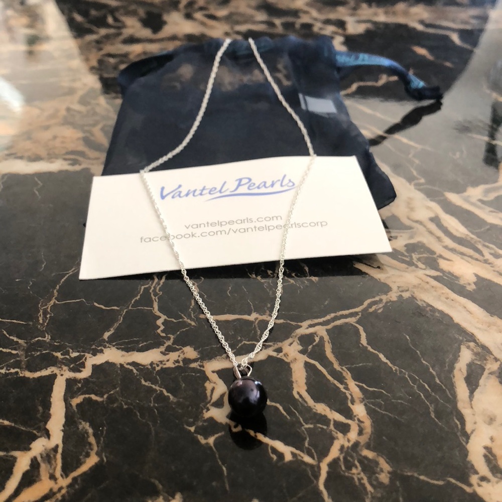 Vantel Pearls Black pearl necklace